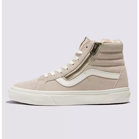 Vans Shoes - Vans Sk8-Hi Reissue Side Zip Cozy Hug Shoes size 7.5 tan & white hightop